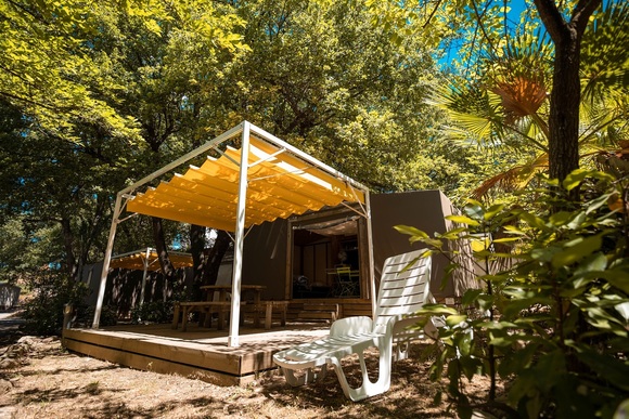 Camping LES ALBERES TENTE MAORI