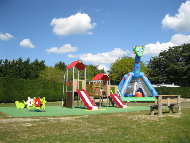 camping les brillas aire de jeux format bandeau
