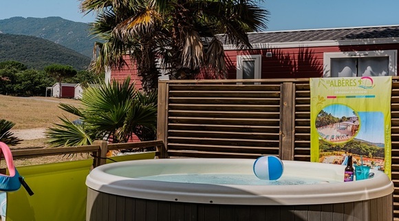Mobil home 3 chambres jacuzzi privatif Camping Pyrénées-Orientales